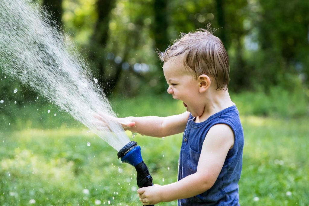 Quelles activités faire avec les enfants quand il fait chaud ?