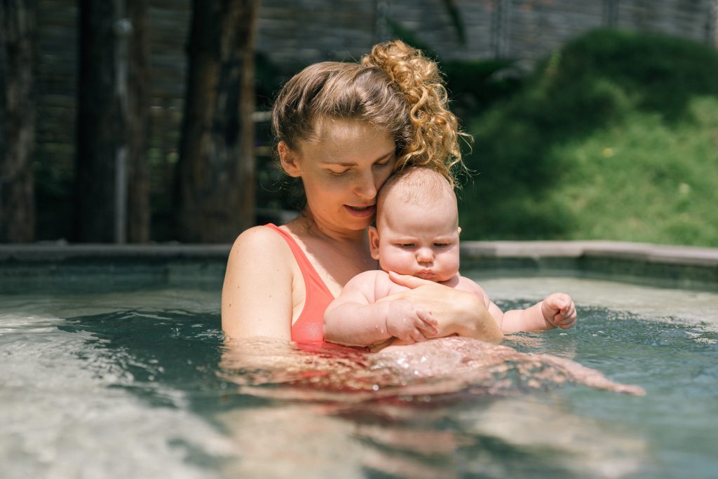 En quoi consiste l’activité des bébés nageurs ?