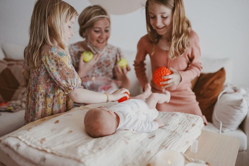 Massages pour les bébés : de nombreux bienfaits pour le masseur et le massé.